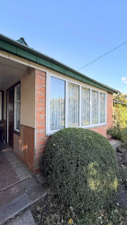 Sale of a house in the suburbs