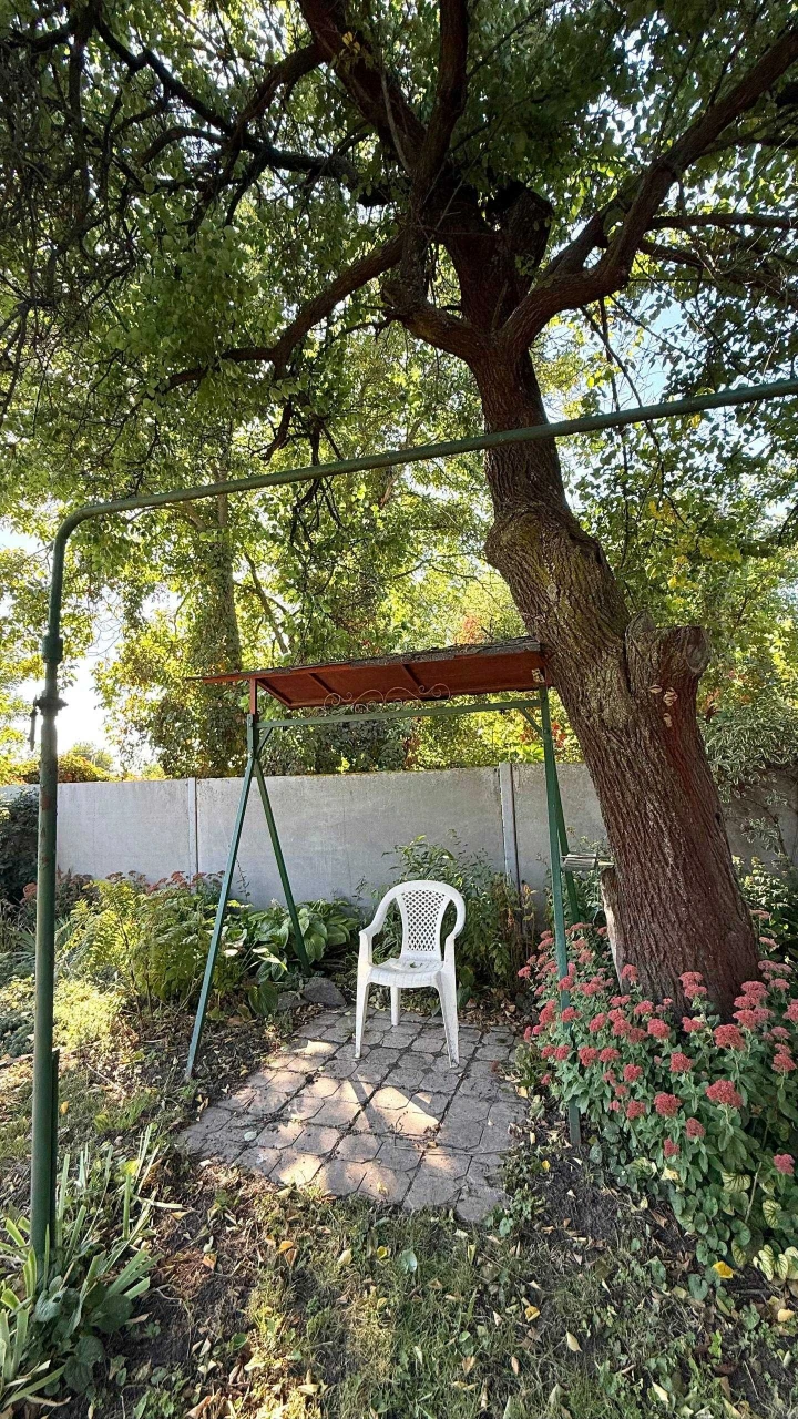 Sale of a house in the suburbs