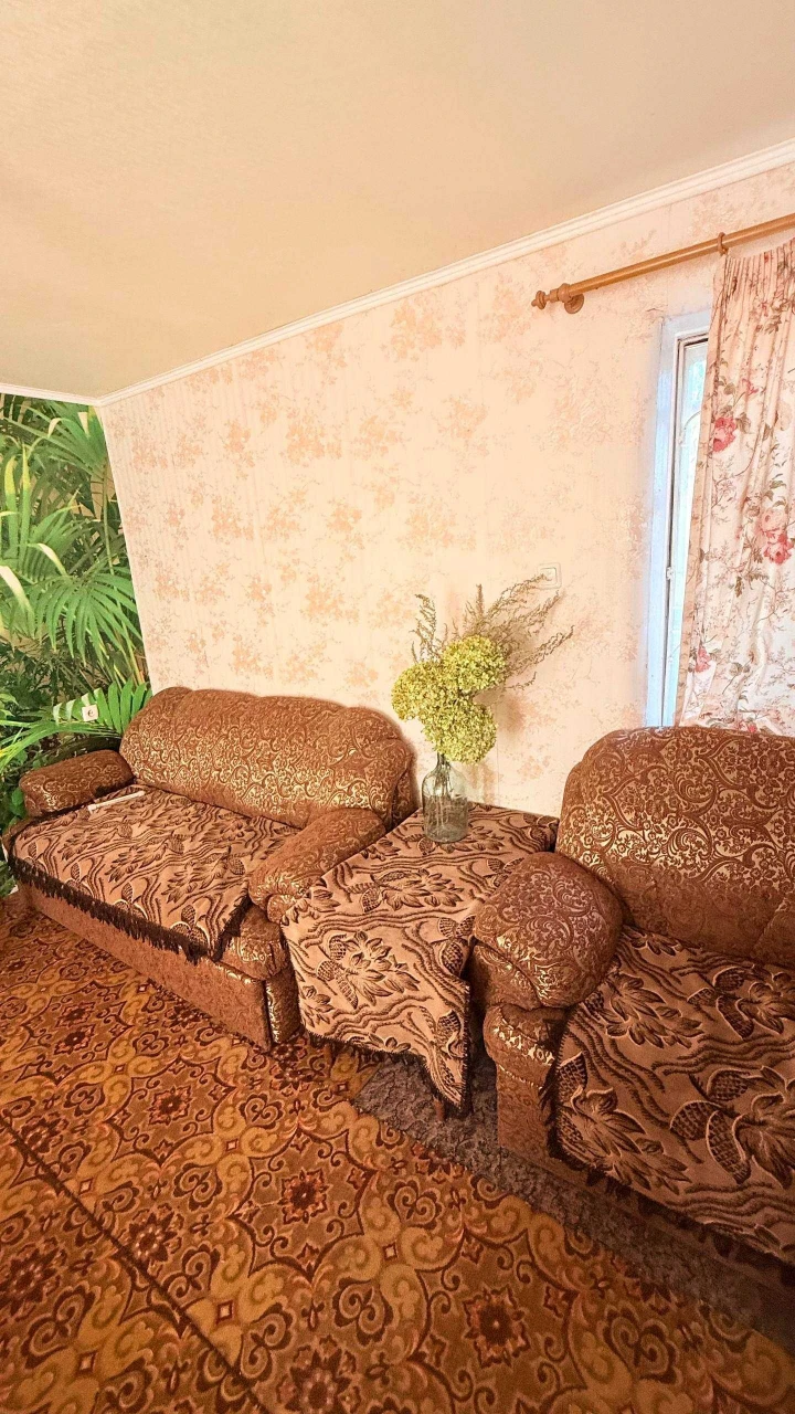 Sale of a house in the suburbs