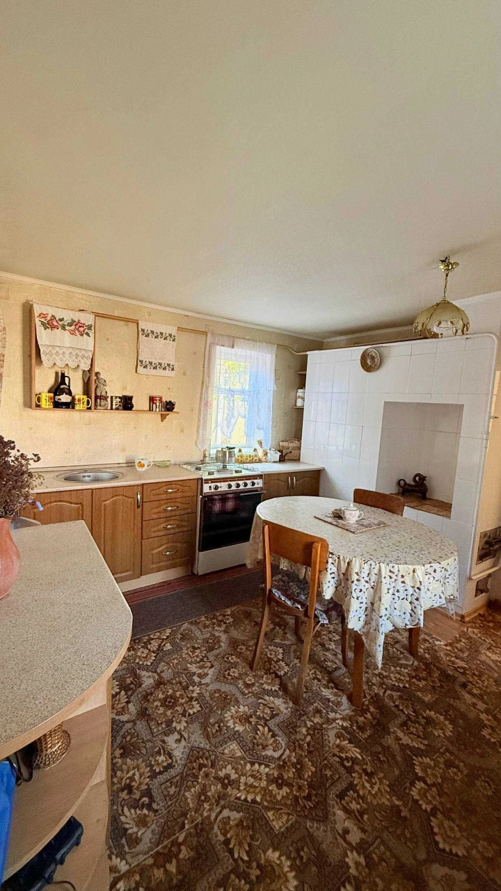 Sale of a house in the suburbs