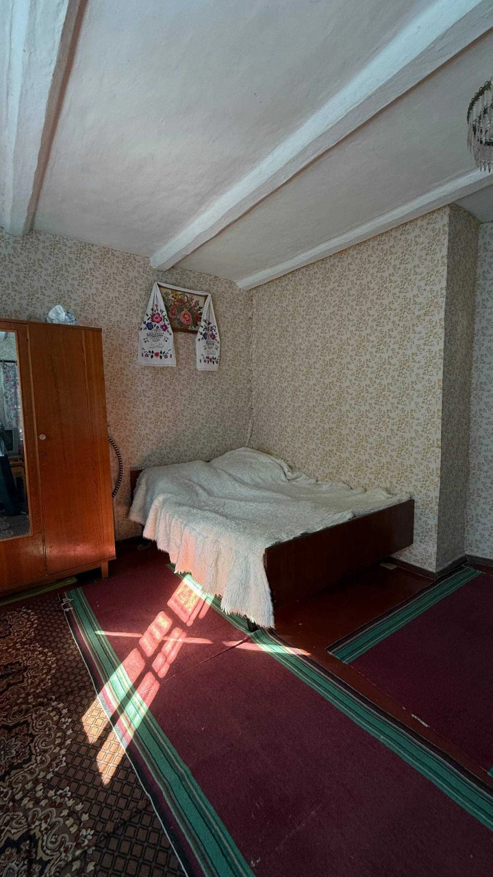 Sale of a house in the suburbs
