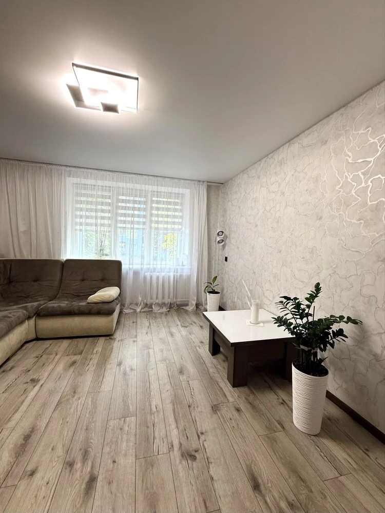 ПРОДАЖ‼️ 2 кімнатна квартира‼️ Чешка! Р-н Центр. Укомплектов