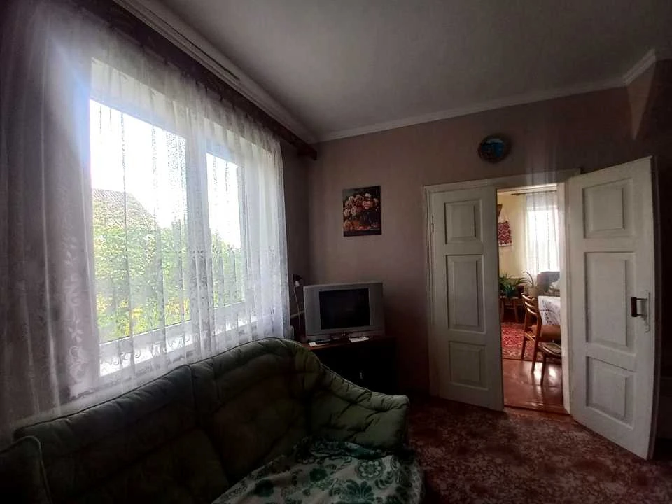 House. Novydvirska Street, Riven