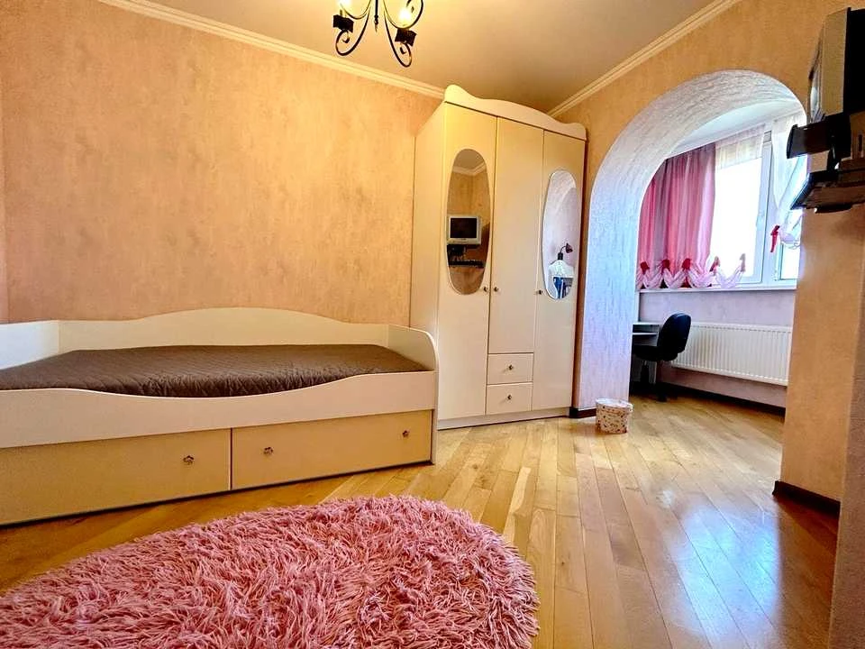 Квартира. Черновцы, улица Алмазова