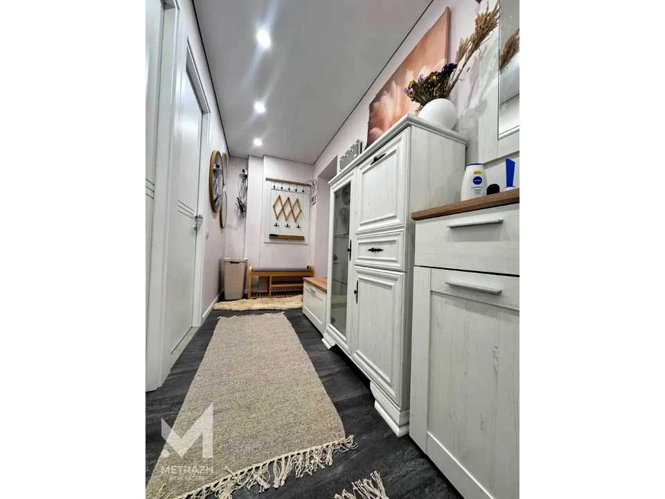 Apartment. Naukі просп.