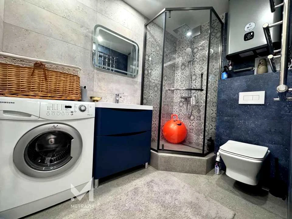 Apartment. Naukі просп.