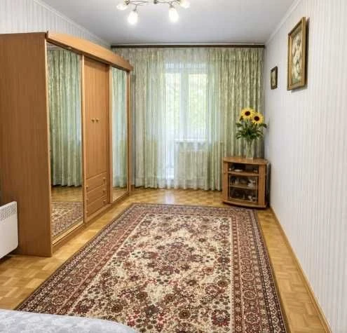 Продається 3-кімнатна квартира, Полтавський шлях, метро "Холодна гора".