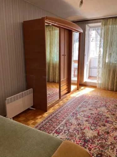 Продається 3-кімнатна квартира, Полтавський шлях, метро "Холодна гора".