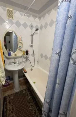 Продається 3-кімнатна квартира, Полтавський шлях, метро "Холодна гора".