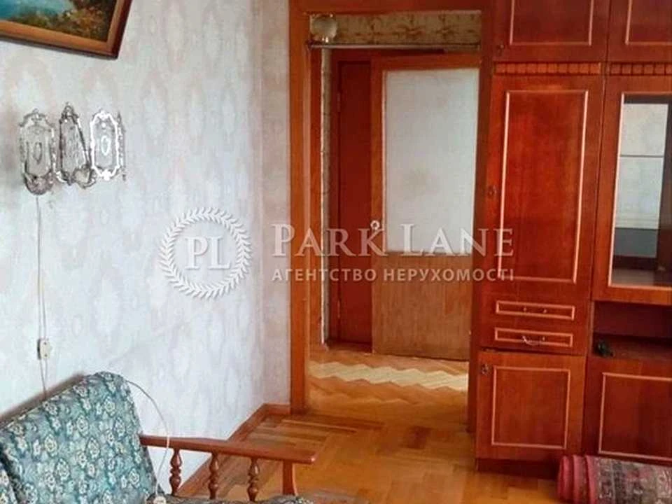 Квартира. Киев, Кириловская улица