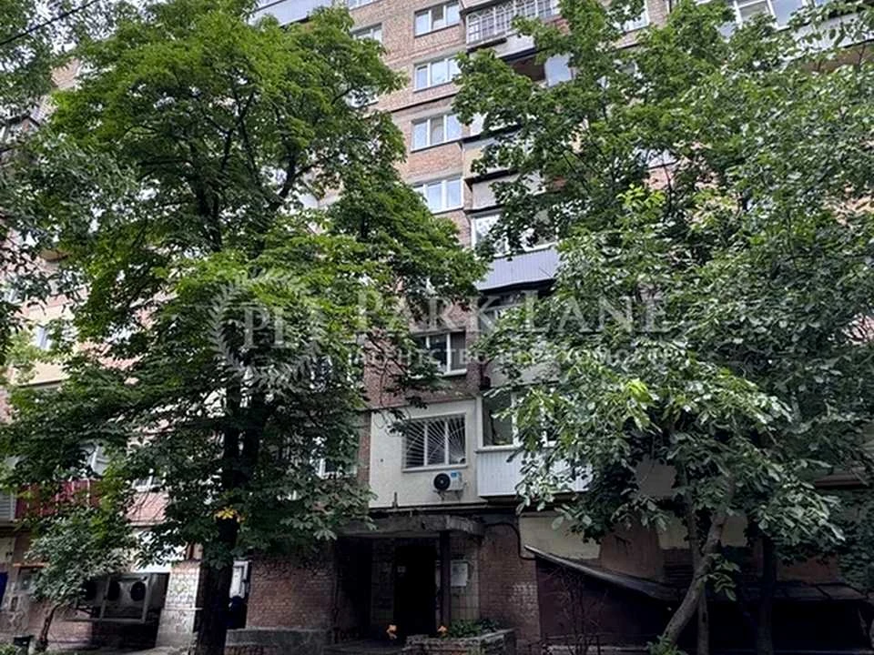Квартира. Киев, Кириловская улица