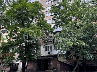 Квартира. Киев, Кириловская улица