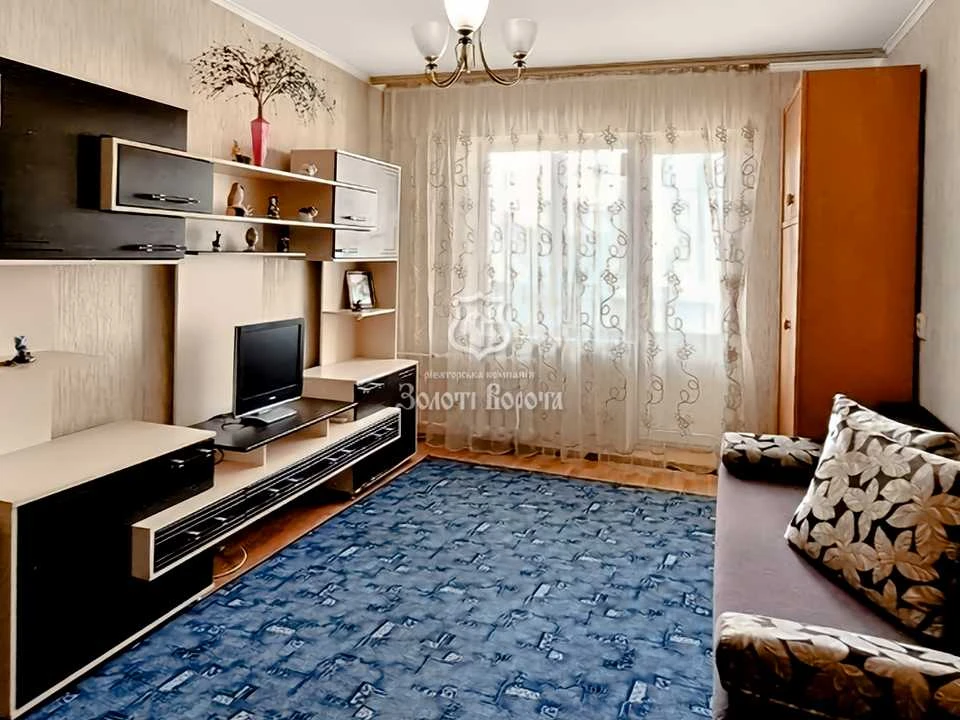 Apartment. Miloslavska Street, Troeshnya, Kyiv