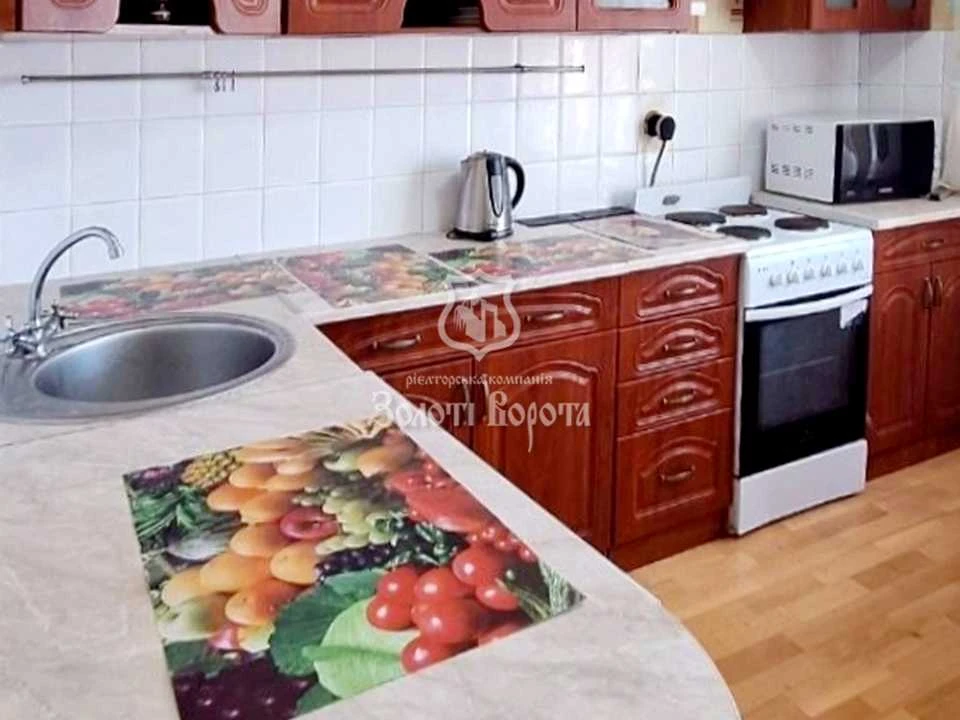 Apartment. Miloslavska Street, Troeshnya, Kyiv