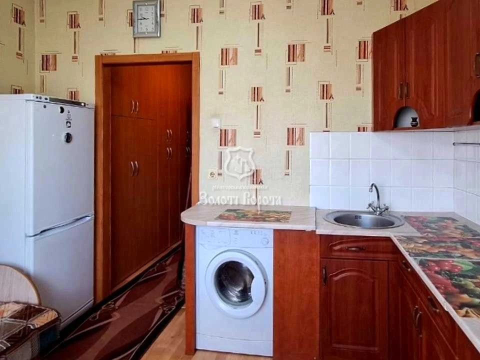 Apartment. Miloslavska Street, Troeshnya, Kyiv