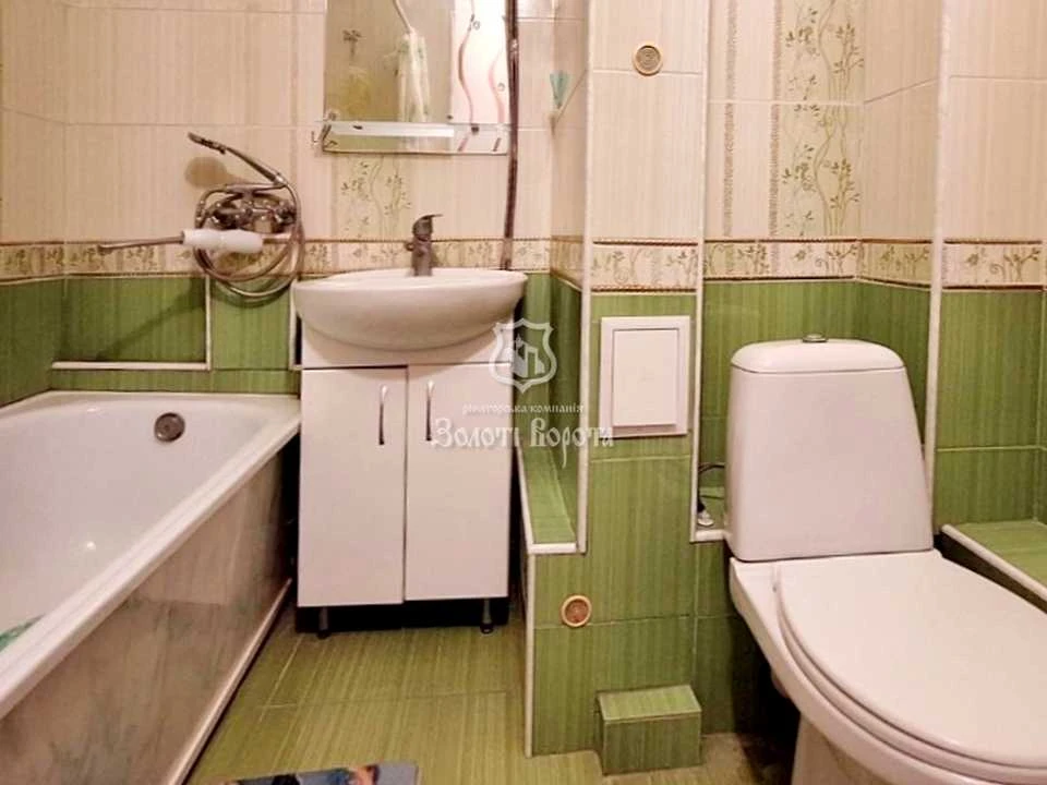 Apartment. Miloslavska Street, Troeshnya, Kyiv