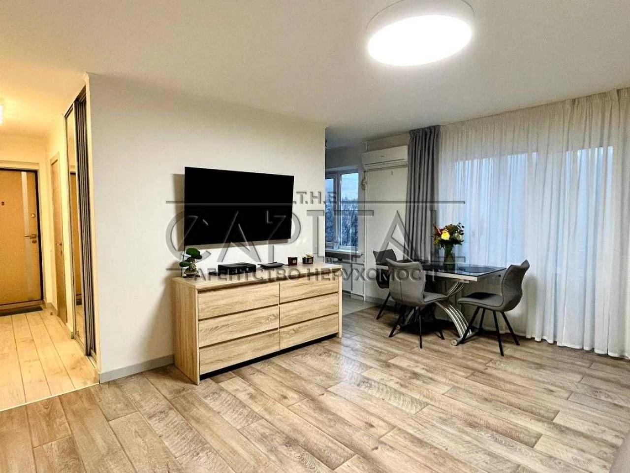 Квартира з газом Лаврська 4а, 64 м2