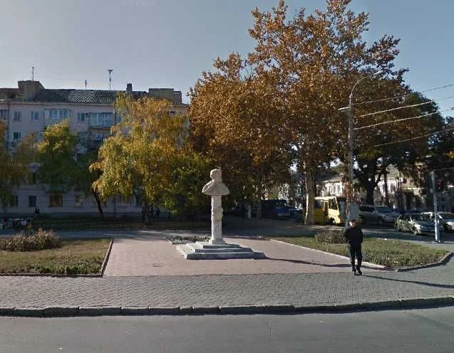 Продам 2 комн квартиру Б. Хмельницкого Запорожская можно по