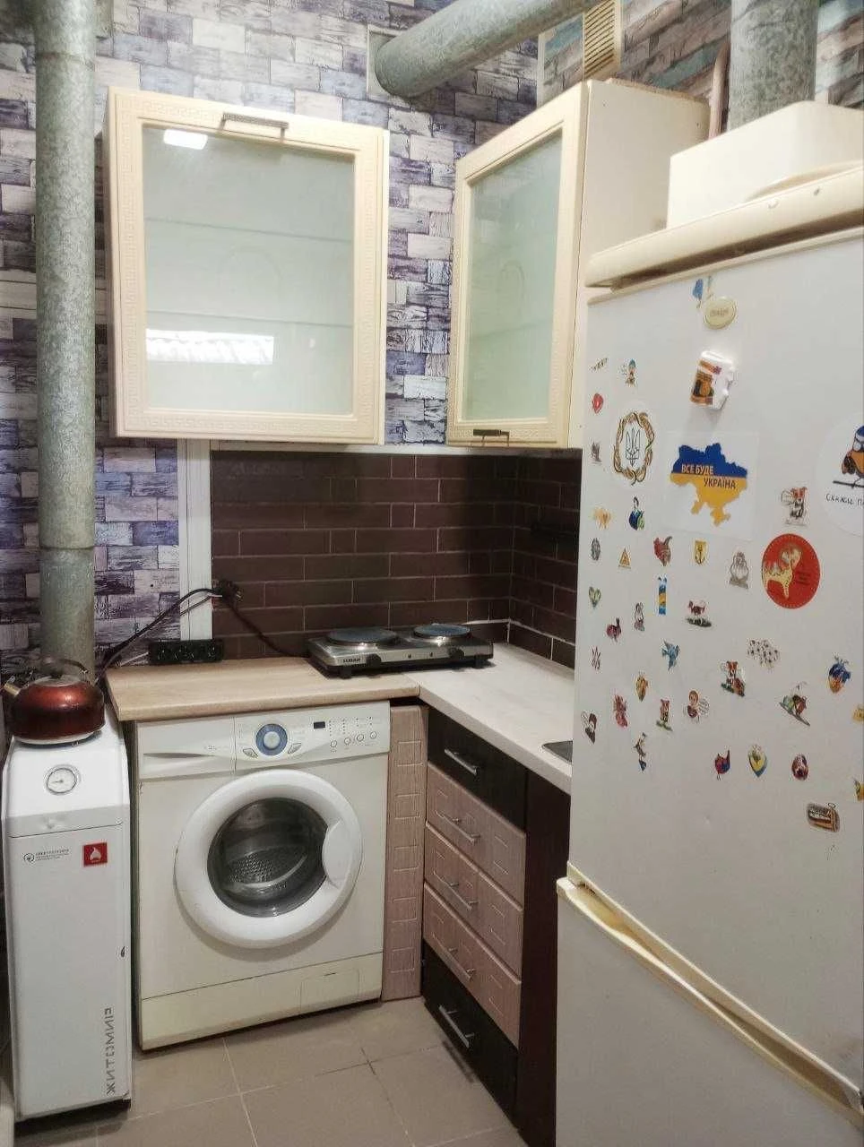 Продам 2 комн квартиру Б. Хмельницкого Запорожская можно по