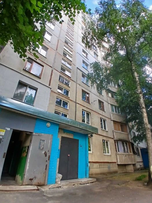 3-room apartment in Alekseevka. 1st floor. For sale. 29,000 rubles! Video+