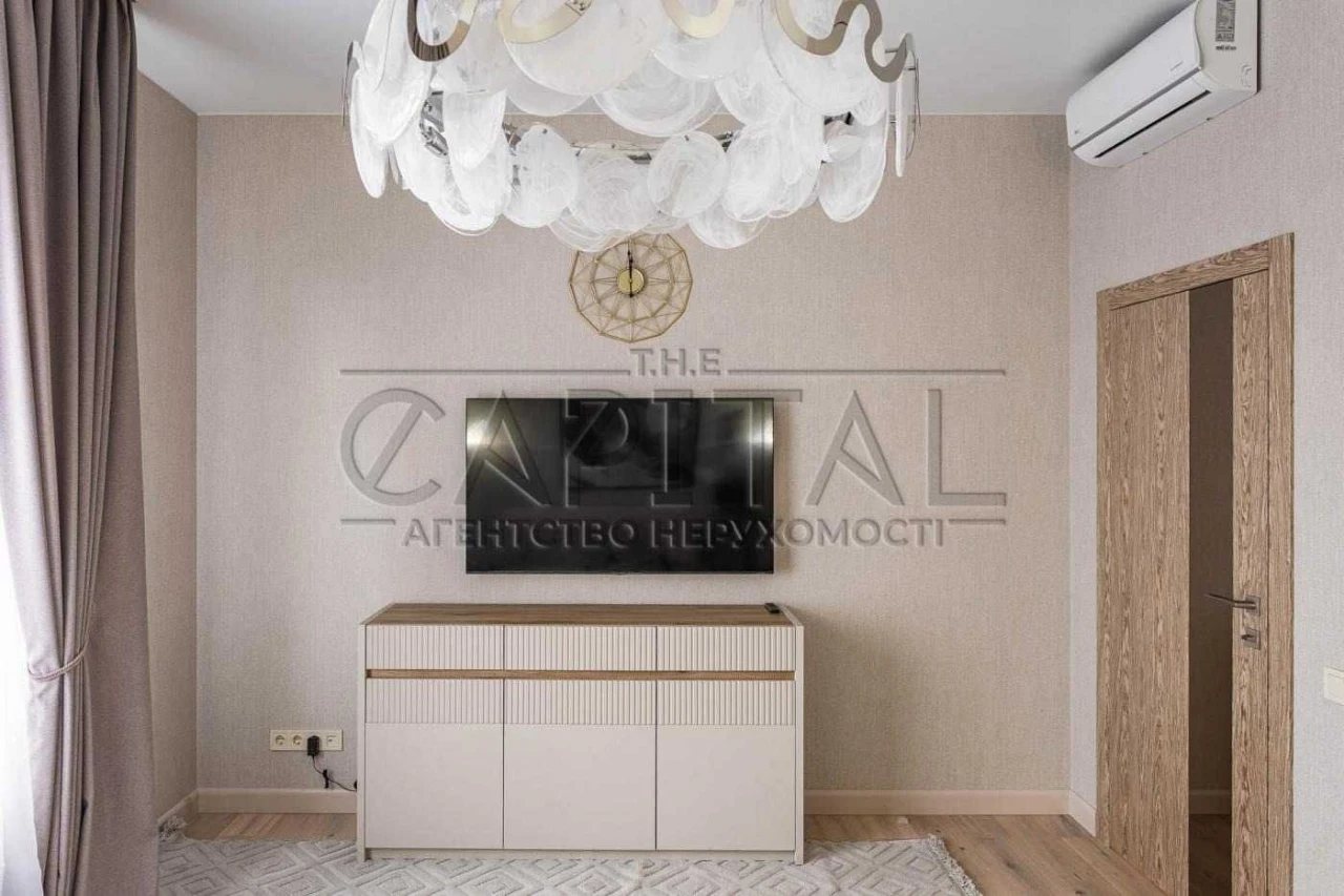 Продаж / Будинок / 350 м2 / Голосіївський район / вул. Броді