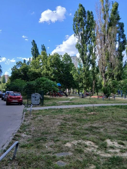 3-room apartment in Alekseevka. 1st floor. For sale. 29,000 rubles! Video+