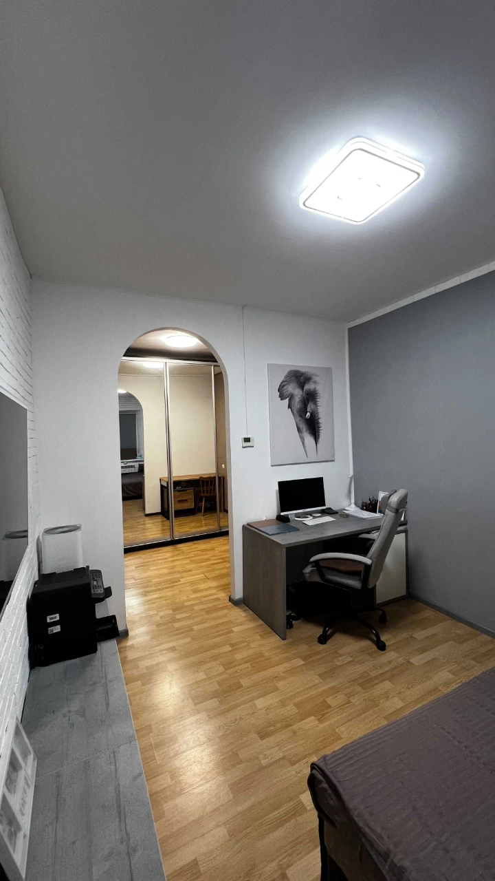 Detached house for sale in Dnipro with pool and sauna