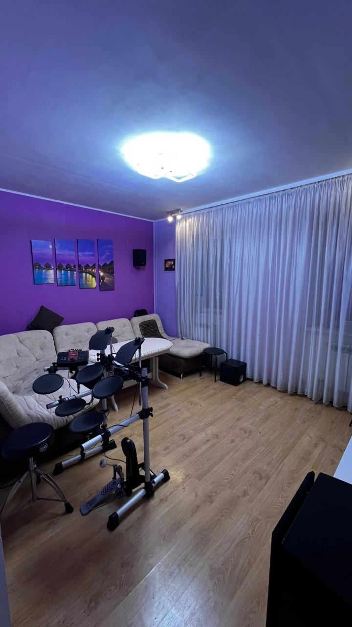 Detached house for sale in Dnipro with pool and sauna