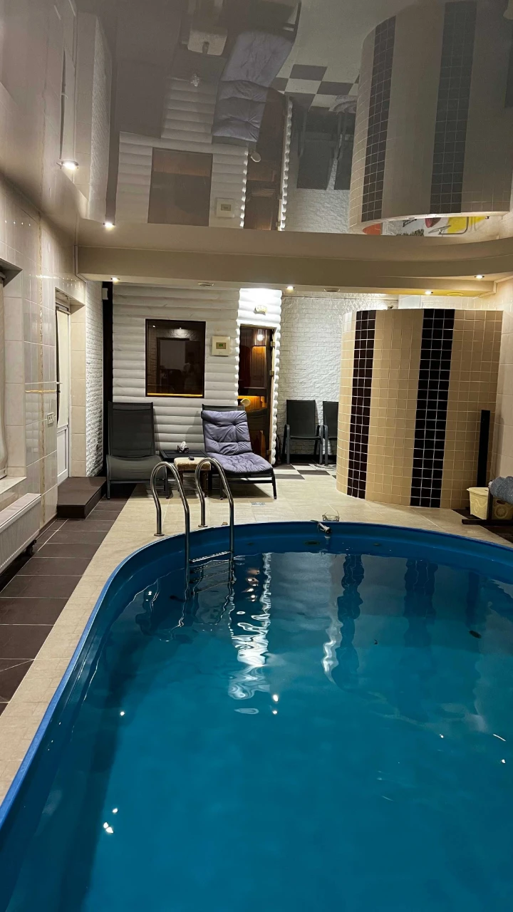 Detached house for sale in Dnipro with pool and sauna