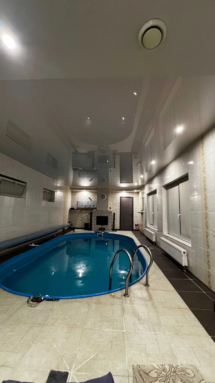Detached house for sale in Dnipro with pool and sauna