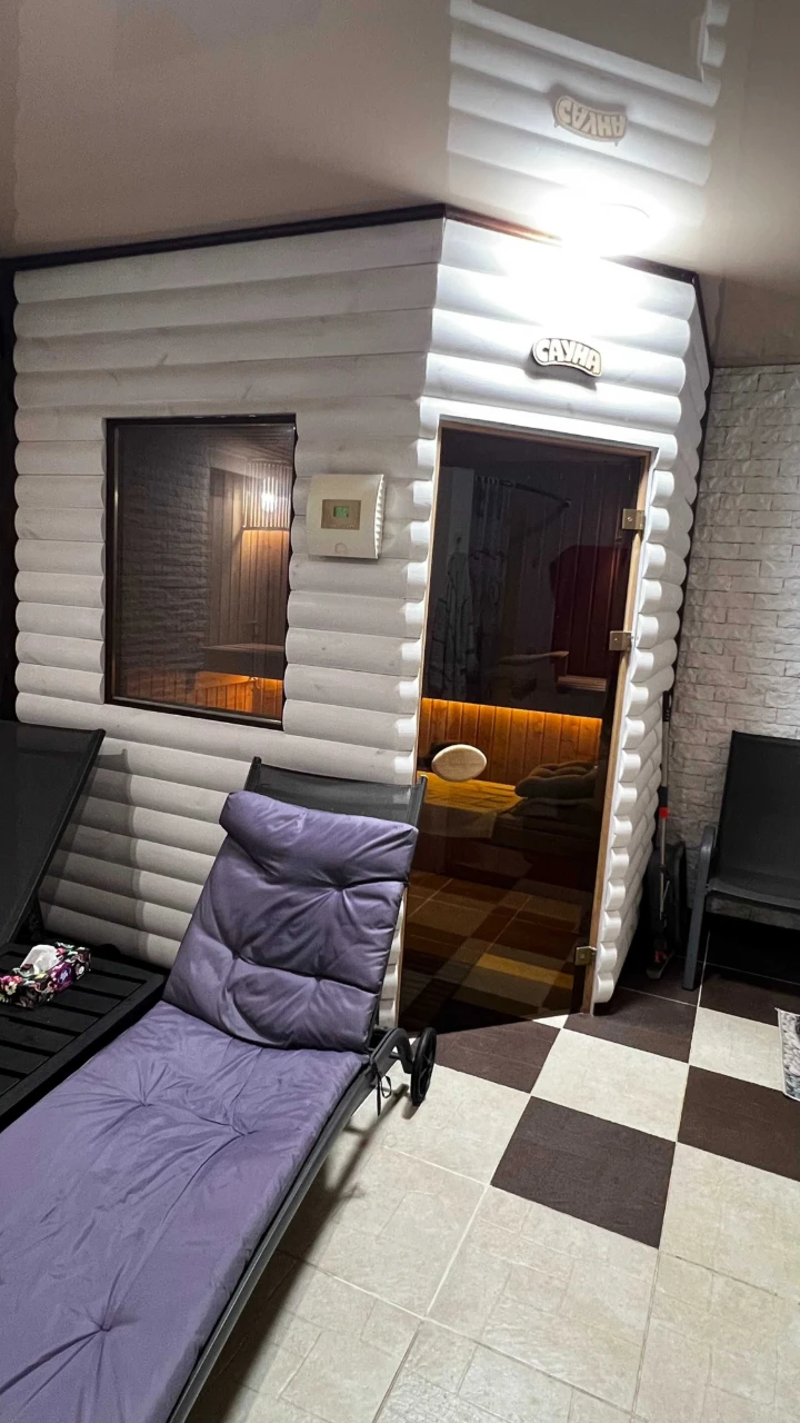 Detached house for sale in Dnipro with pool and sauna