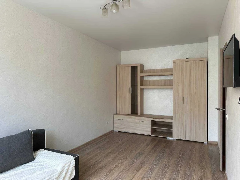 5-room apartment on the 5th floor