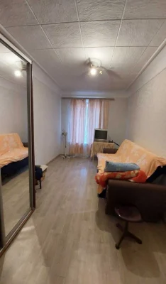 Продається 1-комнатная квартира с большой кухней в Центре
