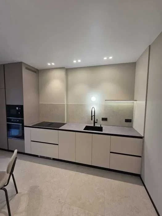 Sale of a one-bedroom apartment with designer renovation