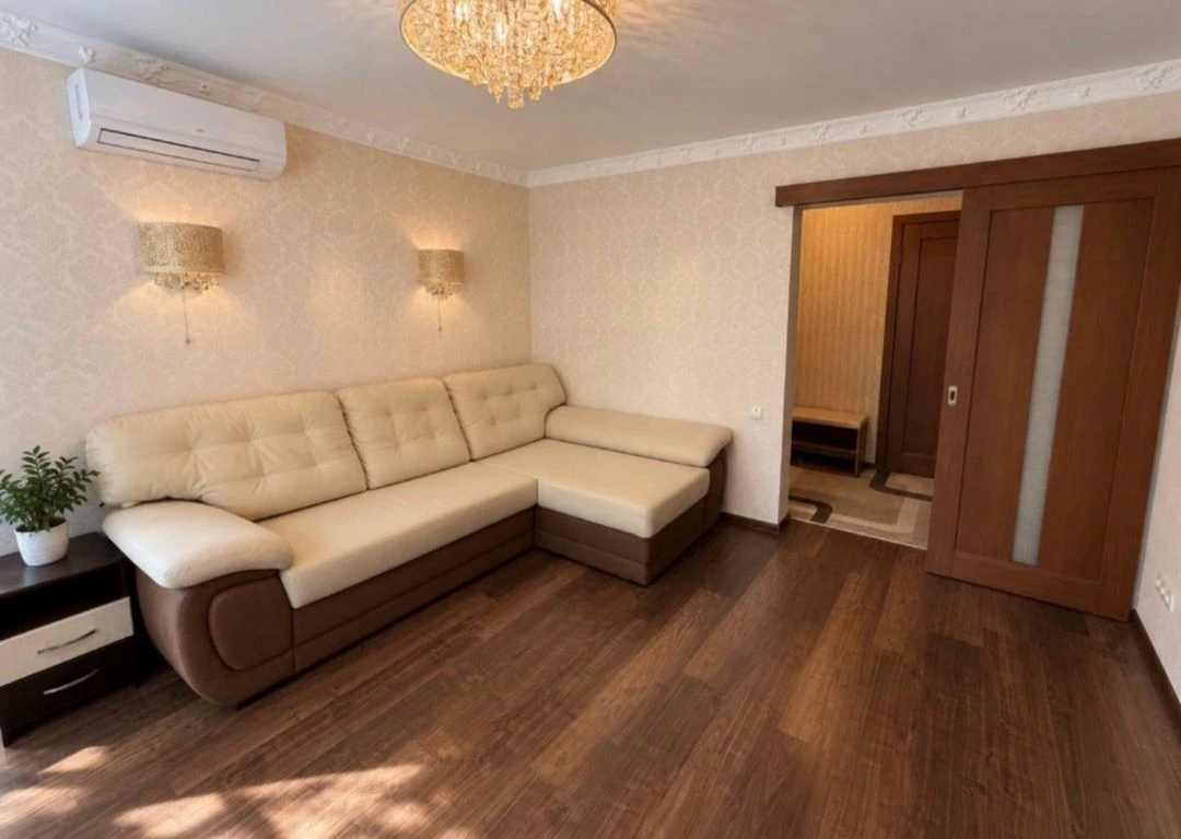 Center 2-room apartment with improved layout
