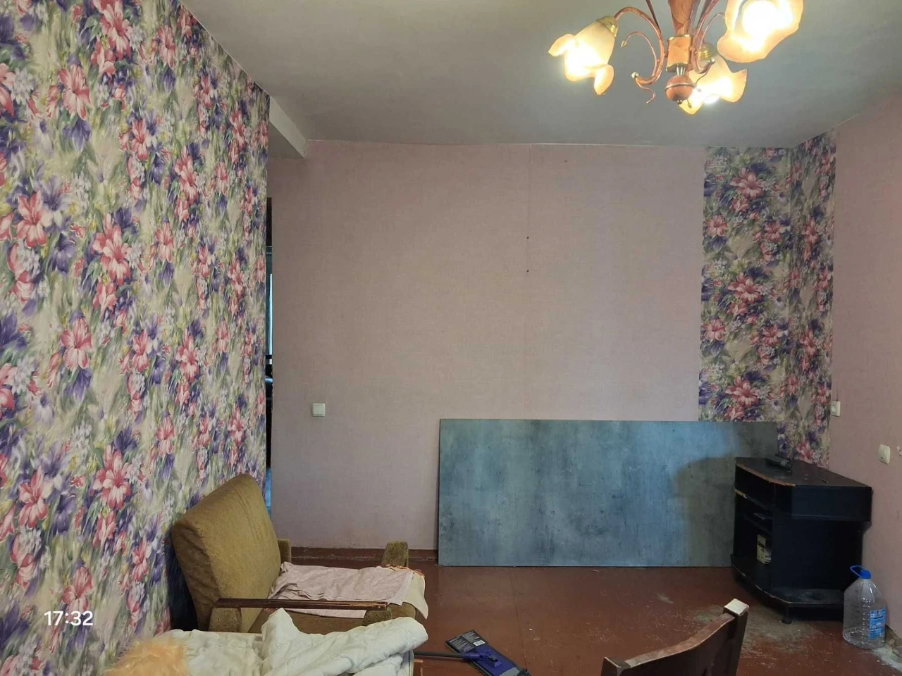 Sale of a 3-bedroom apartment, Kazbet area.