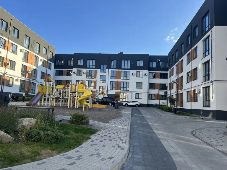 Spacious 2-Bedroom Apartment in DREAM CITY | Heated Floors Throughout