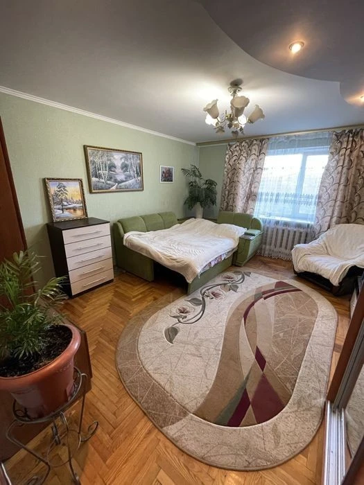 For sale 3-room apartment on Beresteyskyi Ave. 39, KPI