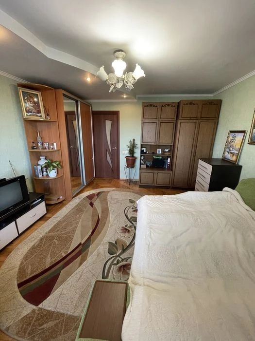 For sale 3-room apartment on Beresteyskyi Ave. 39, KPI