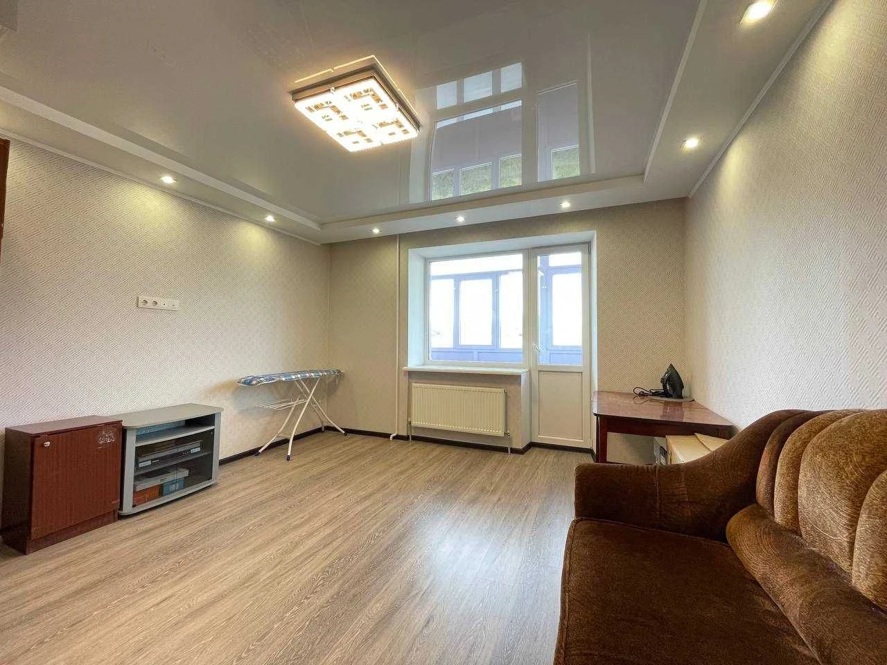 Sale of a luxurious 3-room apartment on Vokzalnaya Street
