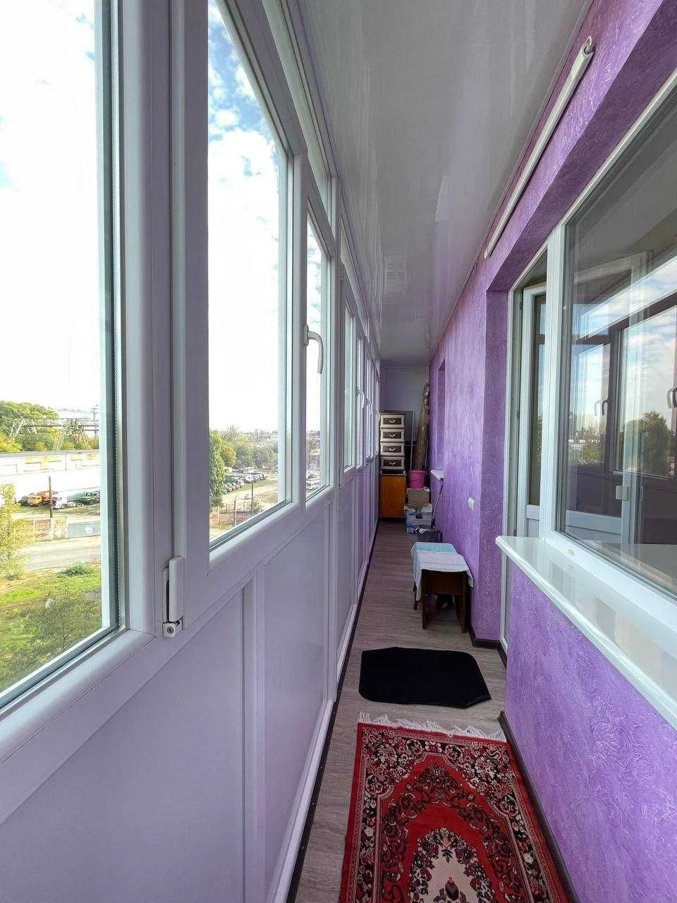 Sale of a luxurious 3-room apartment on Vokzalnaya Street