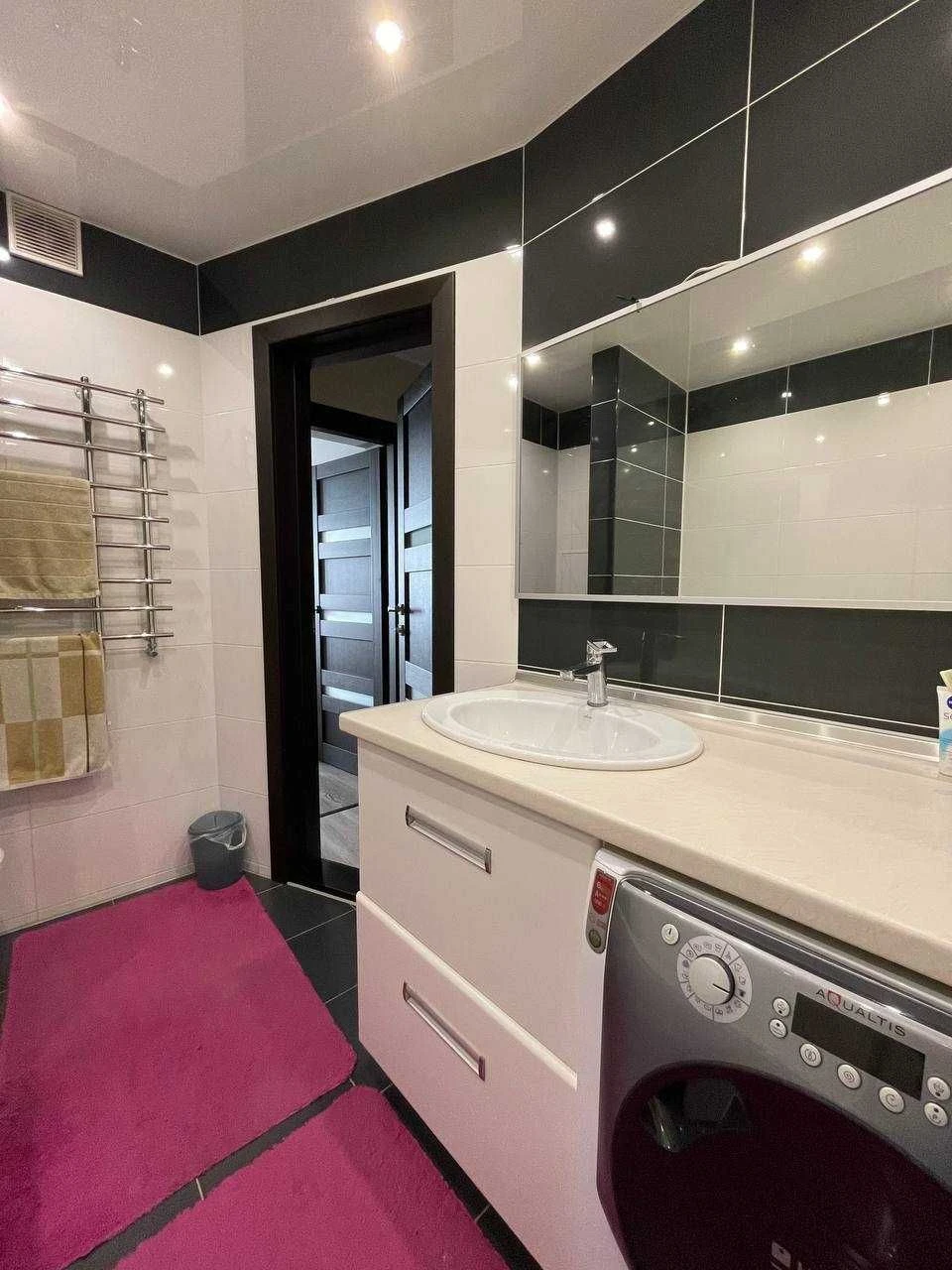 Sale of a luxurious 3-room apartment on Vokzalnaya Street