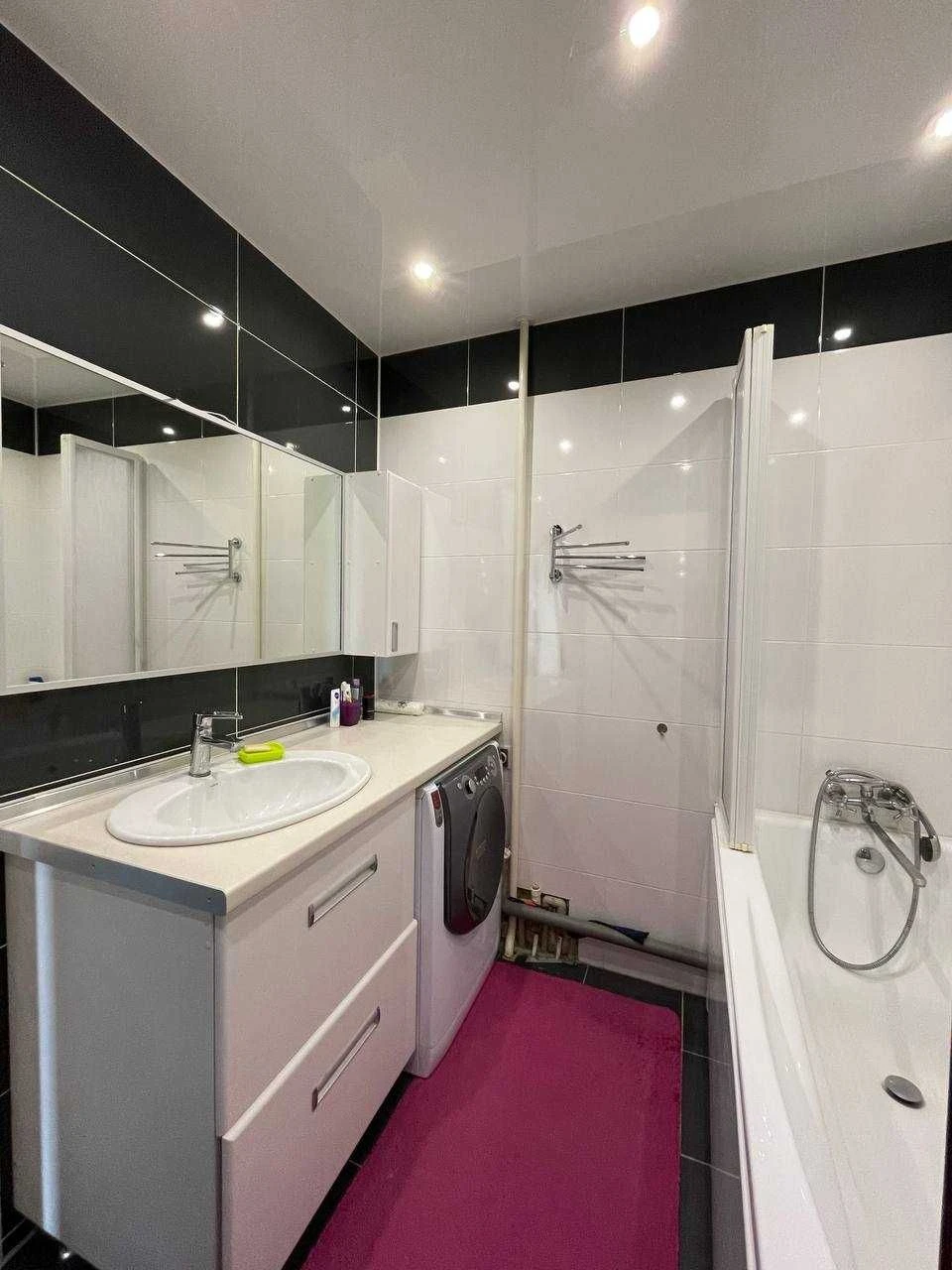 Sale of a luxurious 3-room apartment on Vokzalnaya Street