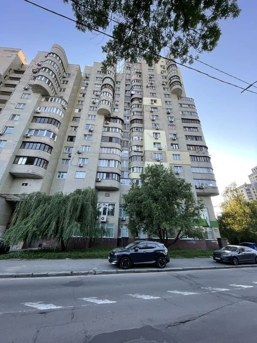 For sale 3-room apartment on Beresteyskyi Ave. 39, KPI