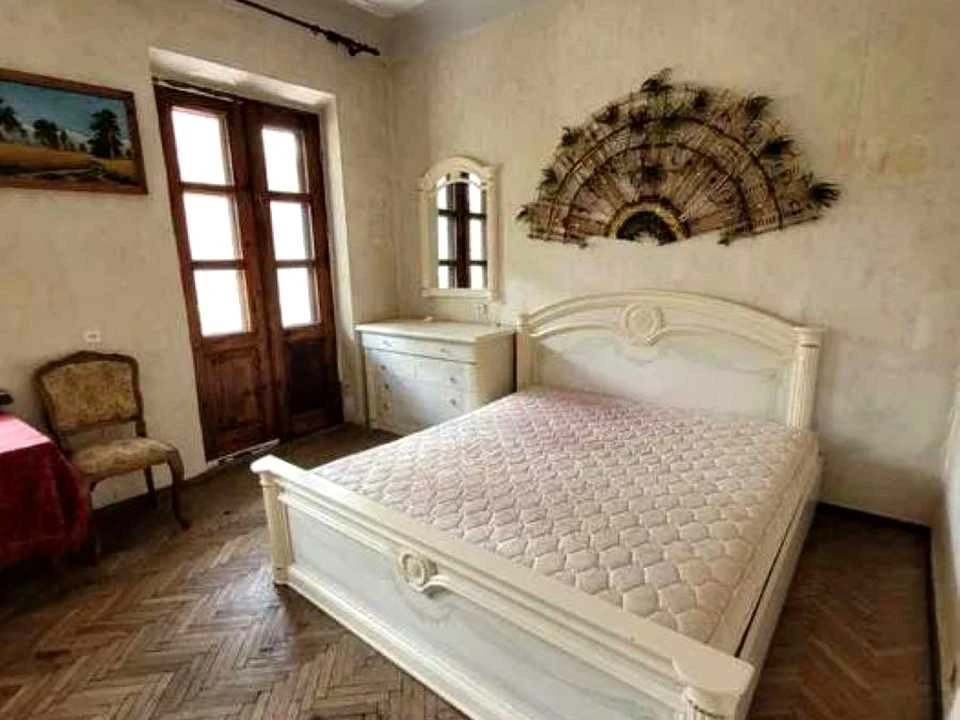 Квартира. Киев, Волоская улица.