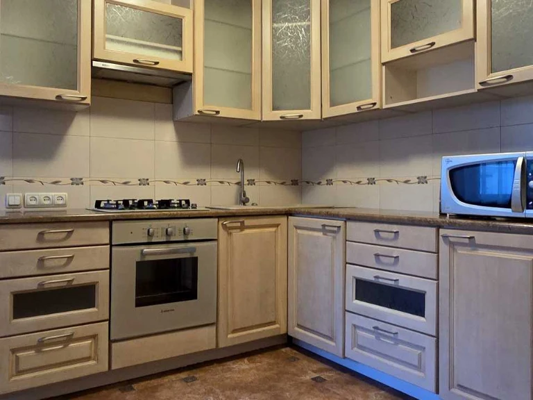 Apartment. Kyiv, Mezhigirska st.