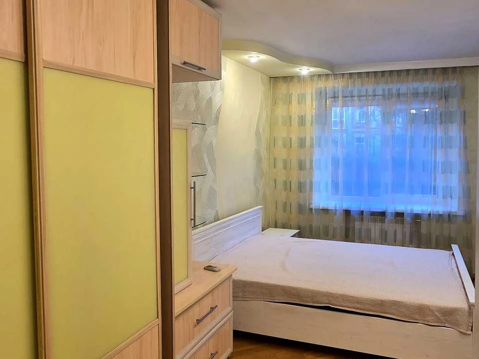 Apartment. Kyiv, Mezhigirska st.