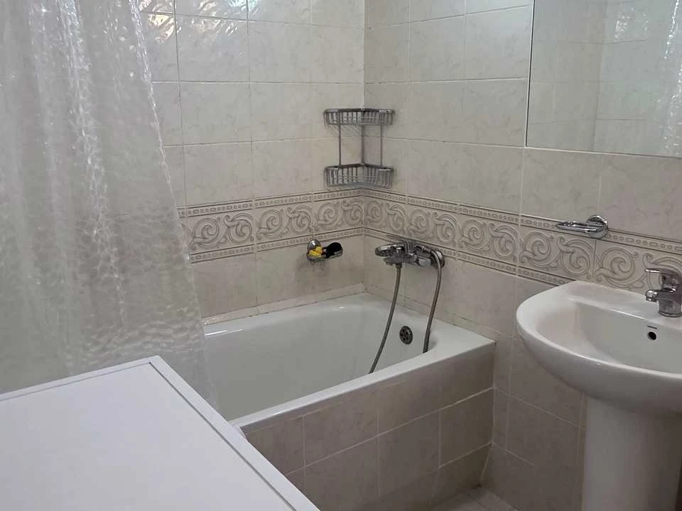 Apartment. Kyiv, Mezhigirska st.