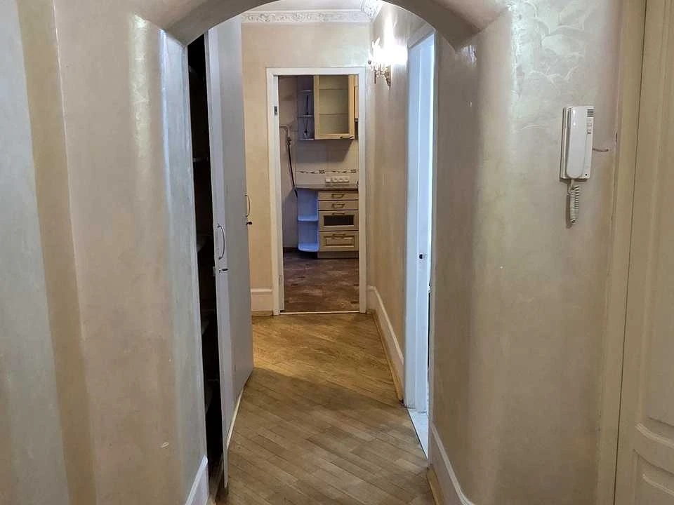 Apartment. Kyiv, Mezhigirska st.