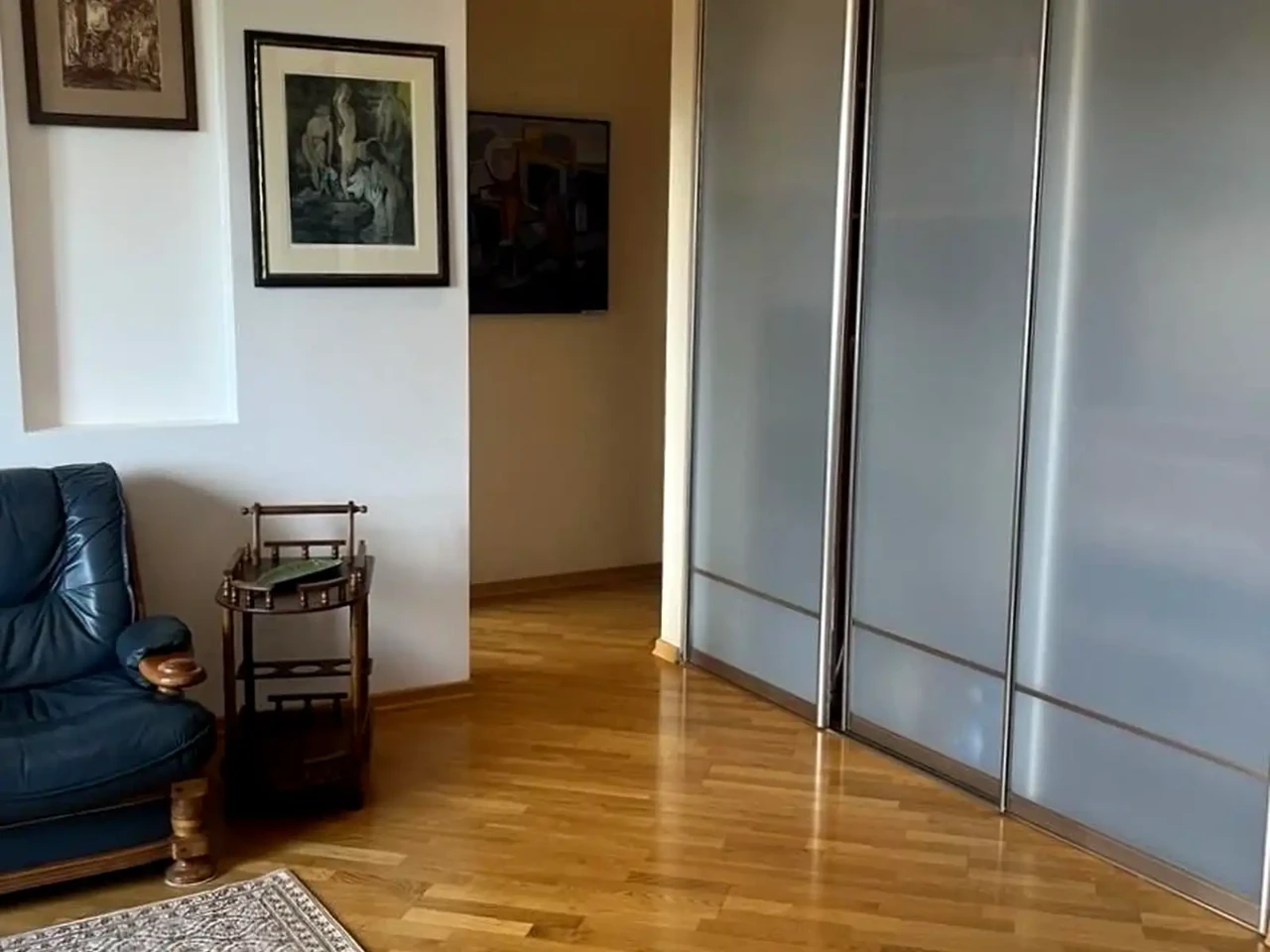 Rent 2-room apartment 65 m² on the 10th floor.